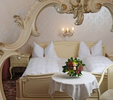 Decorative Items in Dhanbad